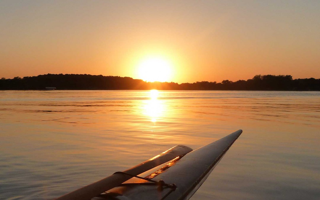 A dichotomy of paddles – East meets West